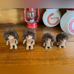Calico Critters Hedgehog family of 4